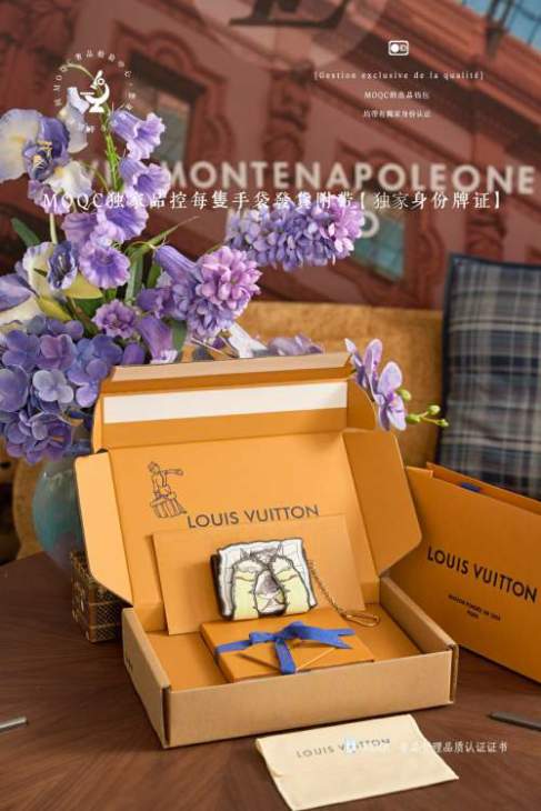 Picture of Louis Vuitton Wallets _SKUfw220573127fw